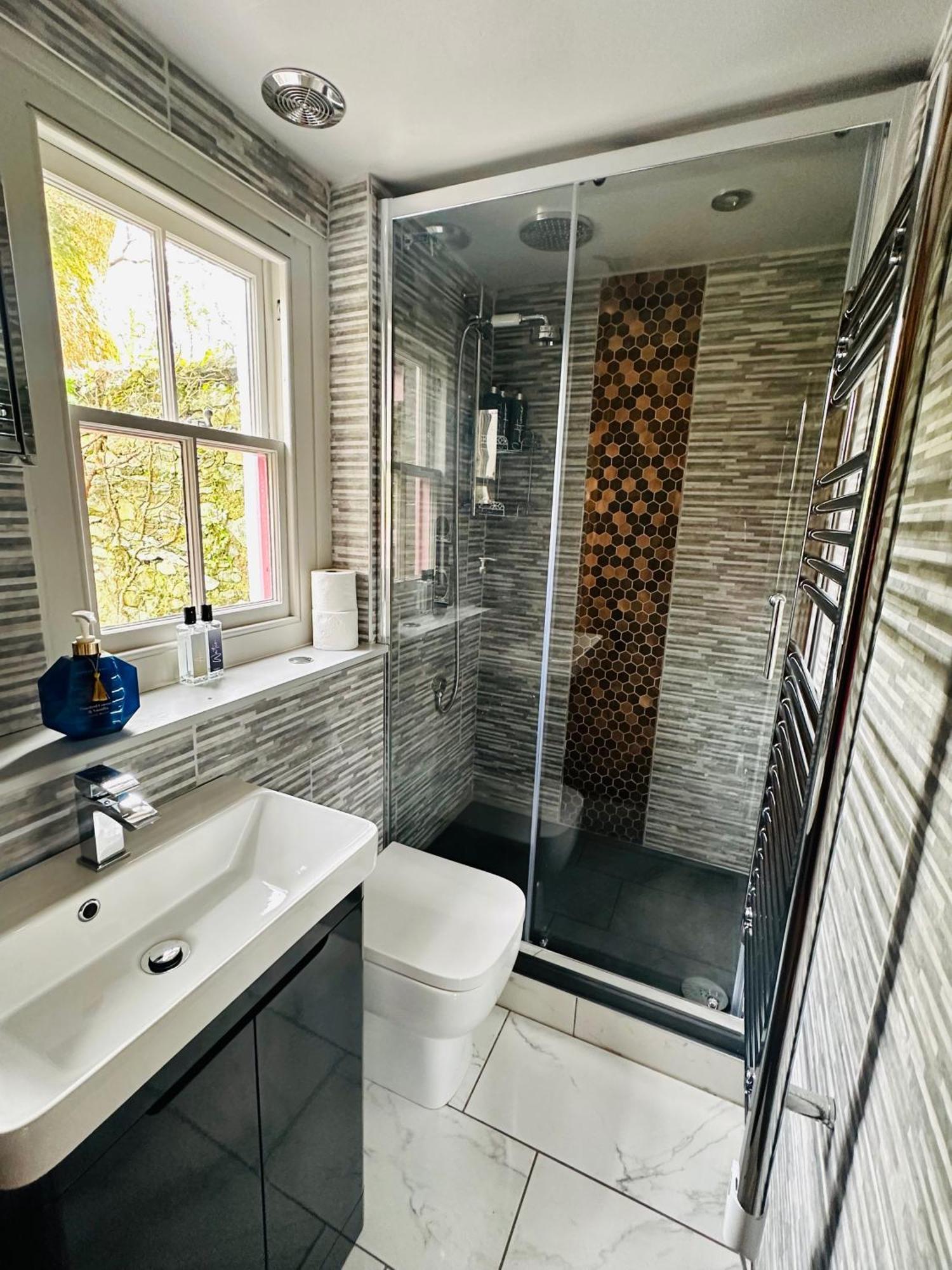 Tiny Romantic Retreat With Hot Tub On A Country Estate Near Cardigan Bay In Eryri Snowdonia Llanbedr  Eksteriør billede